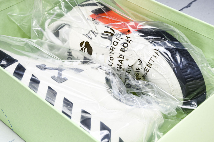 C/O​ SNEAKERS CO-034