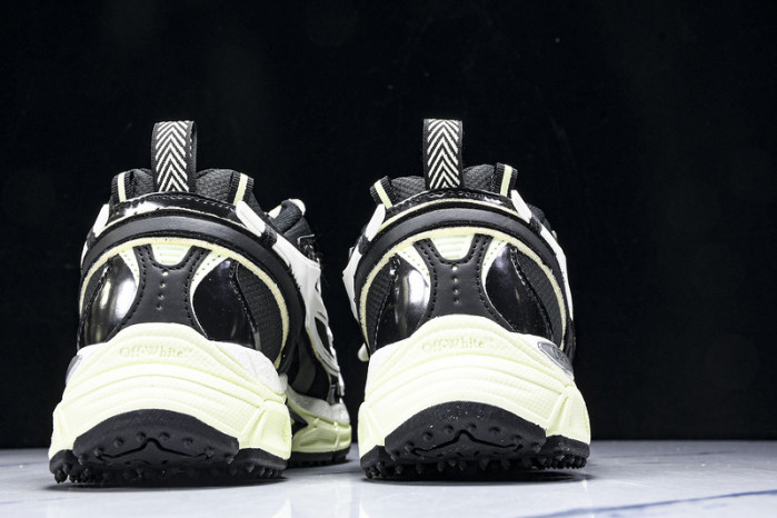 C/O​ SNEAKERS CO-033