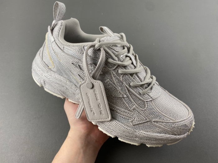 C/O​ SNEAKERS CO-044