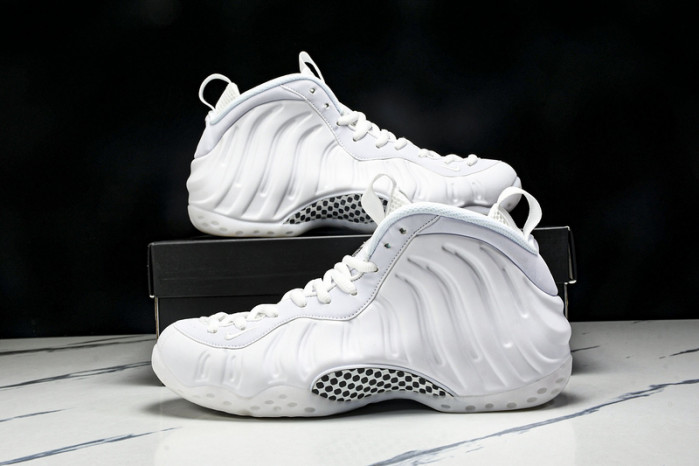 Nike Air Foamposite One “Triple White” HJ5195-100