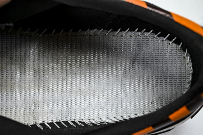 C/O​ SNEAKERS CO-041