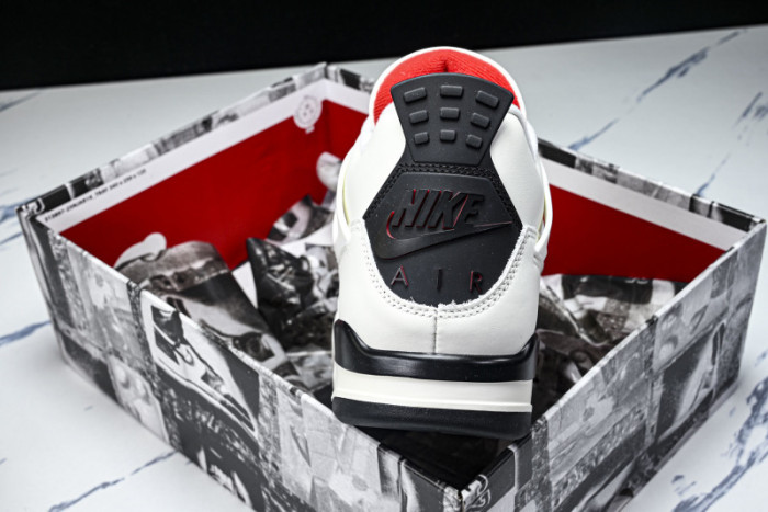 Air Jordan 4“Flight Club”Sail/Black-University Red IM4002-100