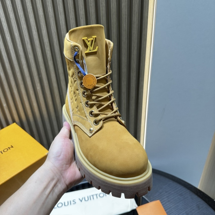 L**V**T* BOOTS LVTBS-040