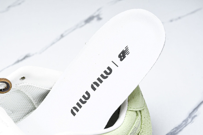 New Balance x Mi­uMi­u 530 MM-001