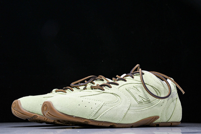 New Balance x Mi­uMi­u 530 MM-001