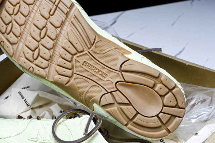 New Balance x Mi­uMi­u 530 MM-001