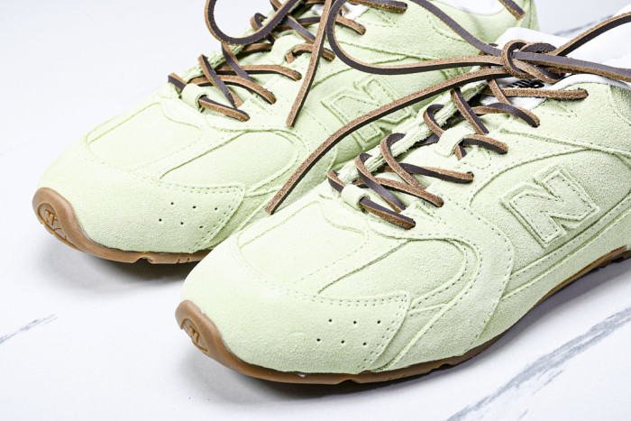 New Balance x Mi­uMi­u 530 MM-001