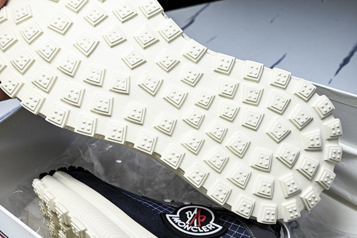 MONCLER SNEAKERS MRSS-001
