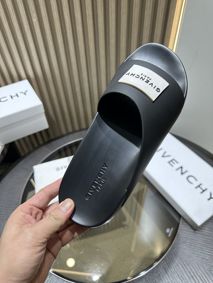 G*IVENCH*Y SLIDE GSE-004