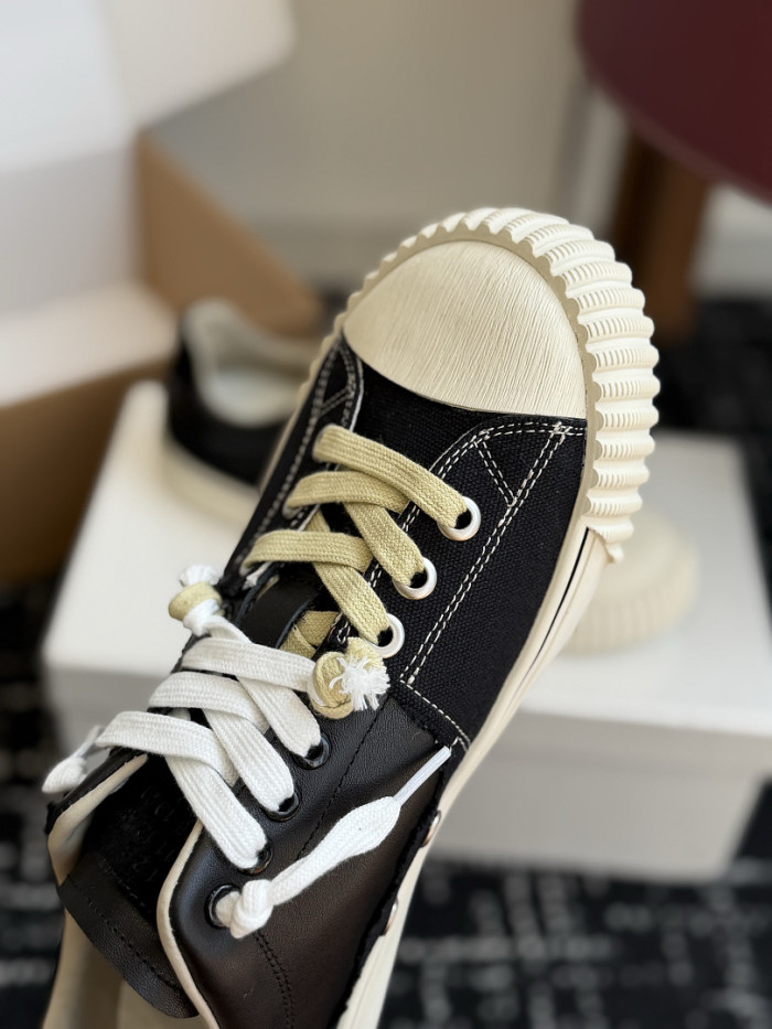 Ma*iso*n Mar*giela MNMA-0216