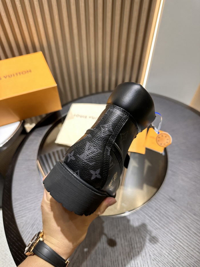 L**V**T* BOOTS LVTBS-012