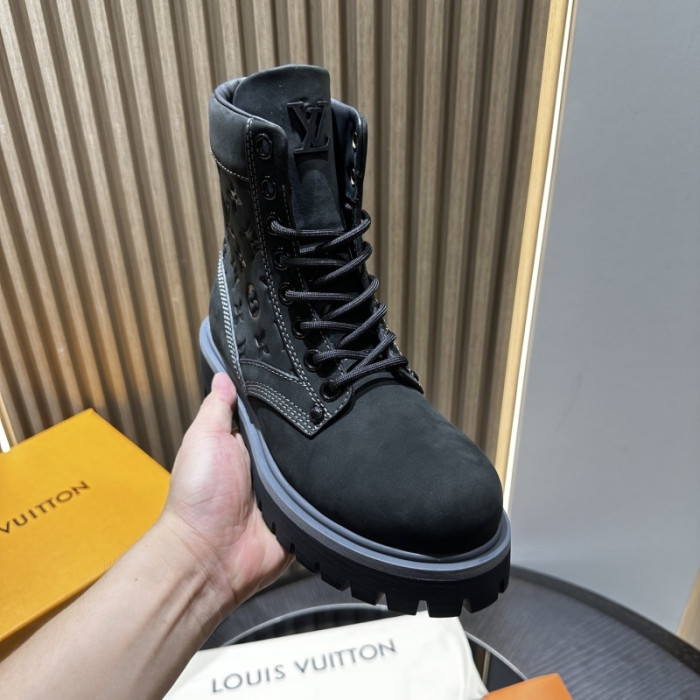L**V**T* BOOTS LVTBS-039