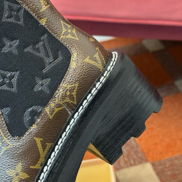 L**V**T* BOOTS LVTBS-034