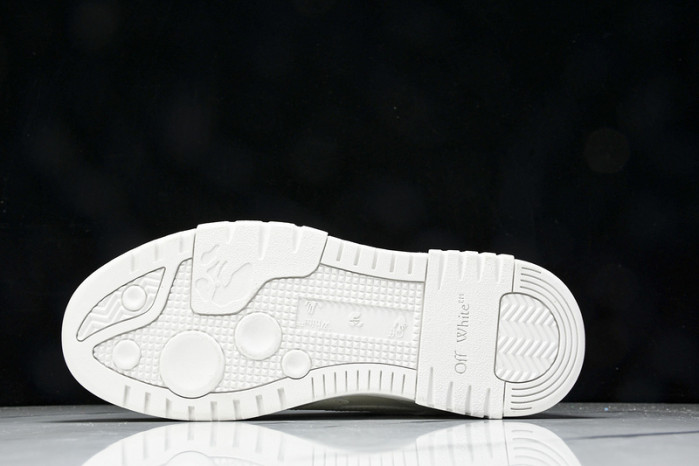C/O​ SNEAKERS CO-024