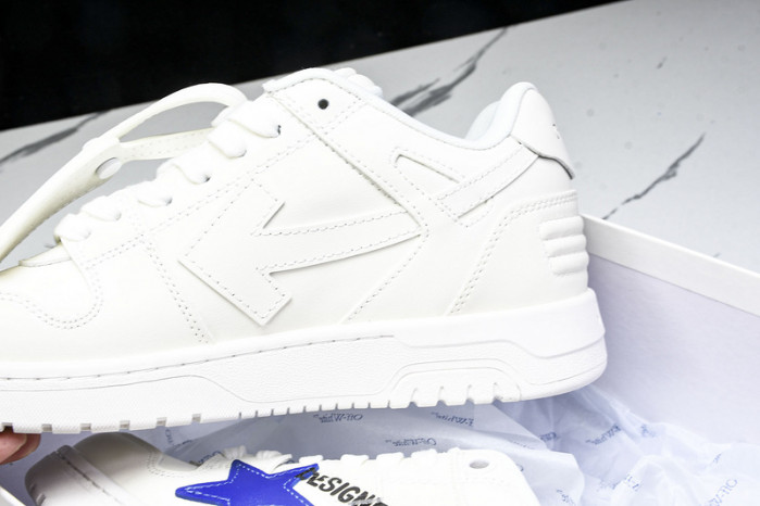 C/O​ SNEAKERS CO-024