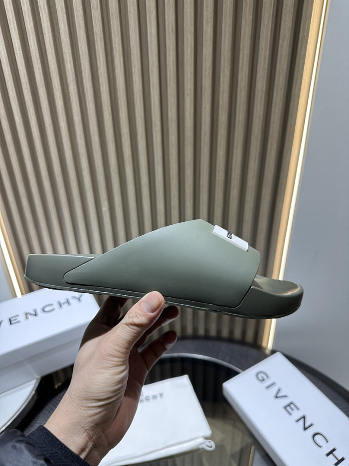 G*IVENCH*Y SLIDE GSE-002