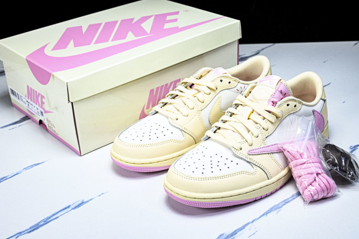 Travis Scott x Air Jordan 1 Low OG IQ7604-100