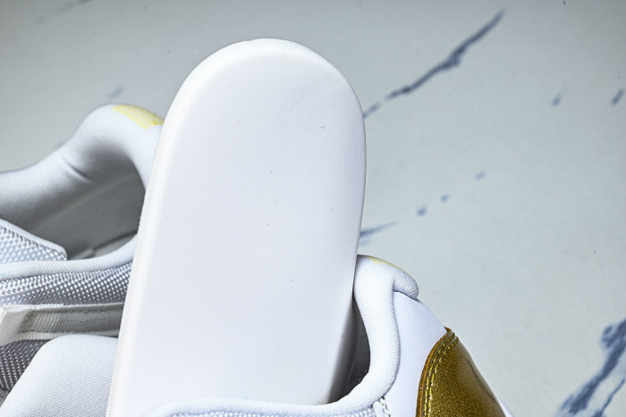 Air Jordan 11 Low “Mother’s Day” AH7860-102