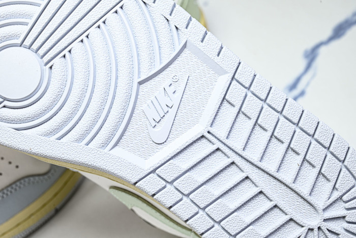 Air Jordan 1 Low DC0774-108