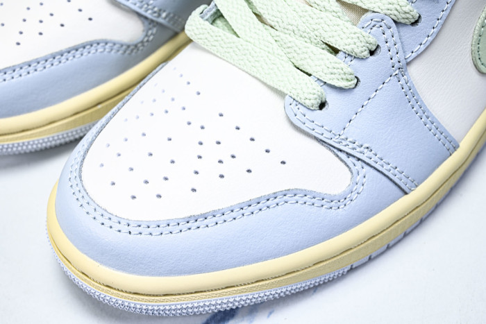 Air Jordan 1 Low DC0774-108