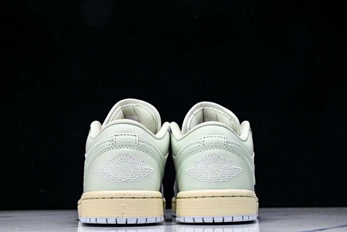 Air Jordan 1 Low DC0774-108