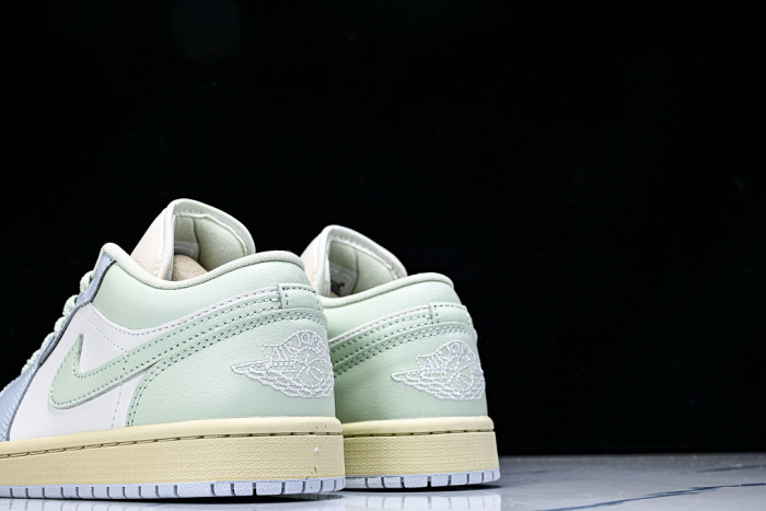 Air Jordan 1 Low DC0774-108