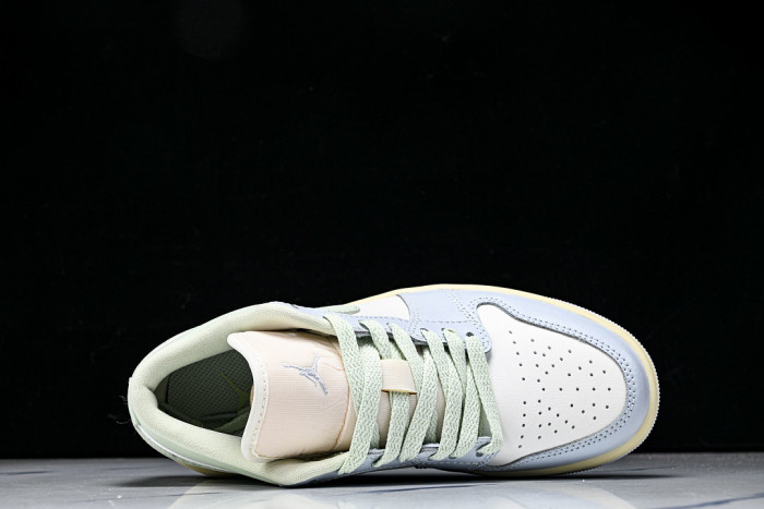 Air Jordan 1 Low DC0774-108