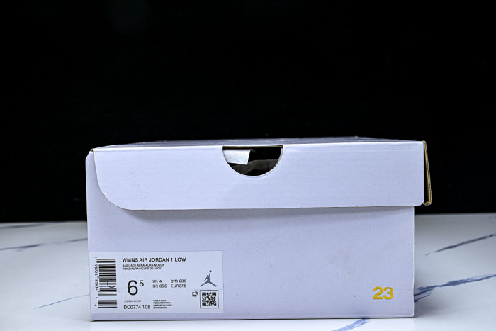 Air Jordan 1 Low DC0774-108