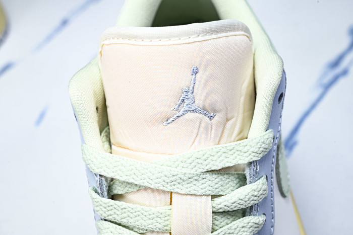Air Jordan 1 Low DC0774-108
