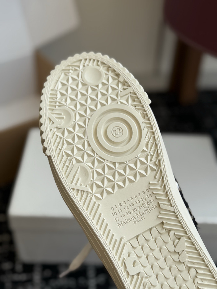 Ma*iso*n Mar*giela MNMA-0218