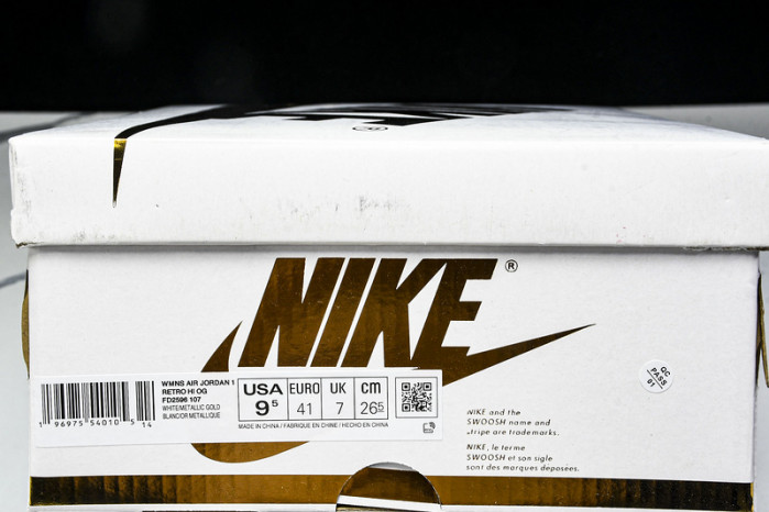 Air Jordan 1 High OG "Metallic Gold" FD2596-107