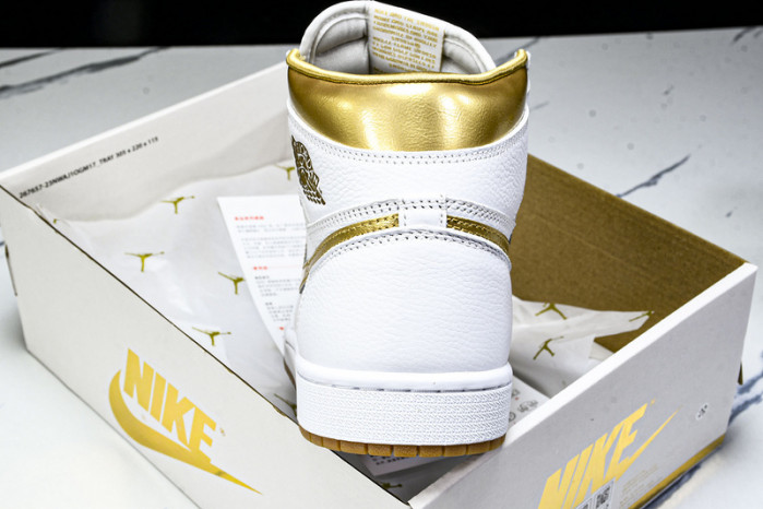 Air Jordan 1 High OG "Metallic Gold" FD2596-107