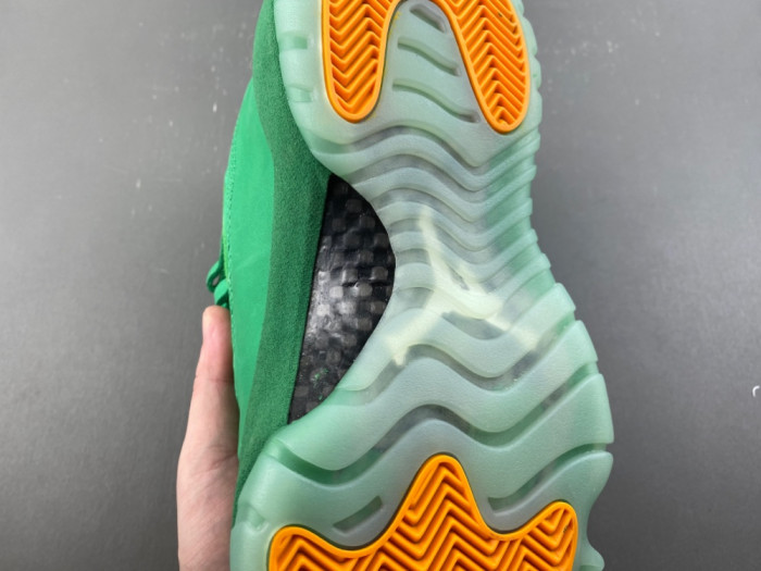 Air Jordan 11 Retro lQ5700-900